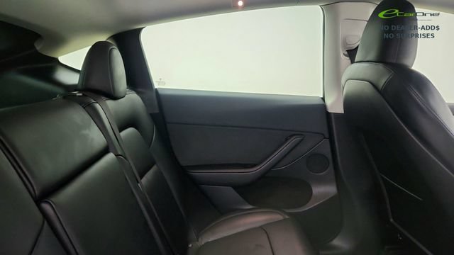 Used 2022 Tesla Model Y Long Range AWD/4WD image 25