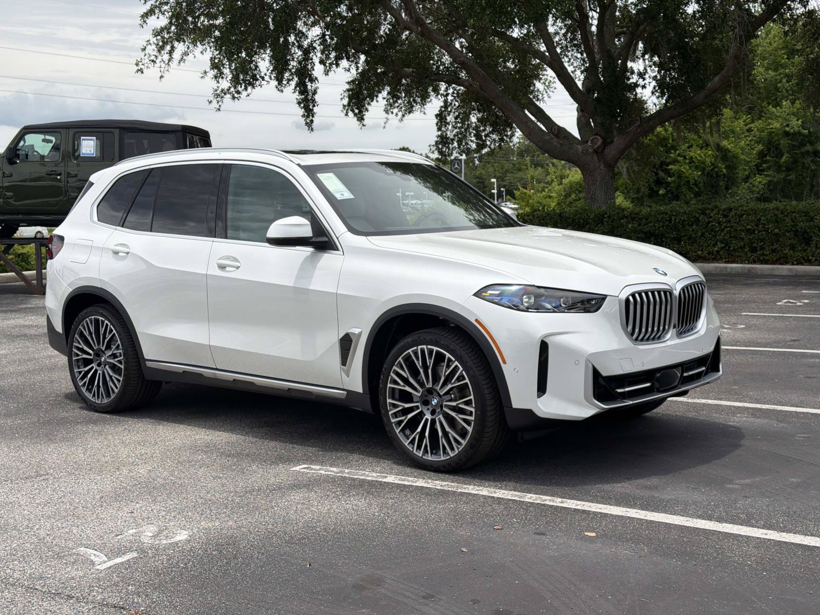 New 2026 BMW X5 sDrive40i w/ Climate Comfort Package RWD image 2