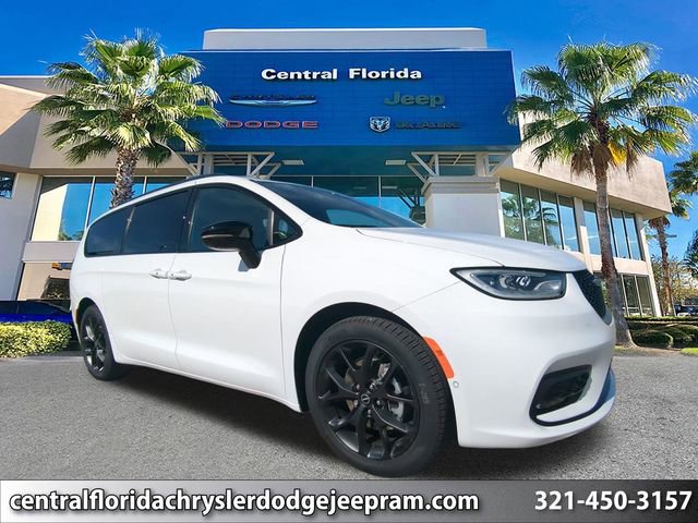 New 2026 Chrysler Pacifica Select w/ S Appearance Package image 1