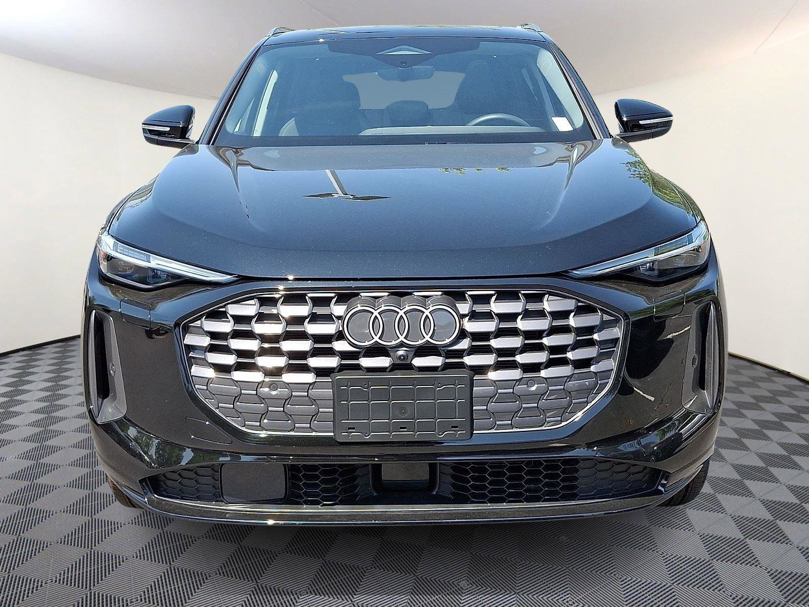 Certified 2025 Audi Q5 Premium w/ Premium Plus AWD/4WD image 2