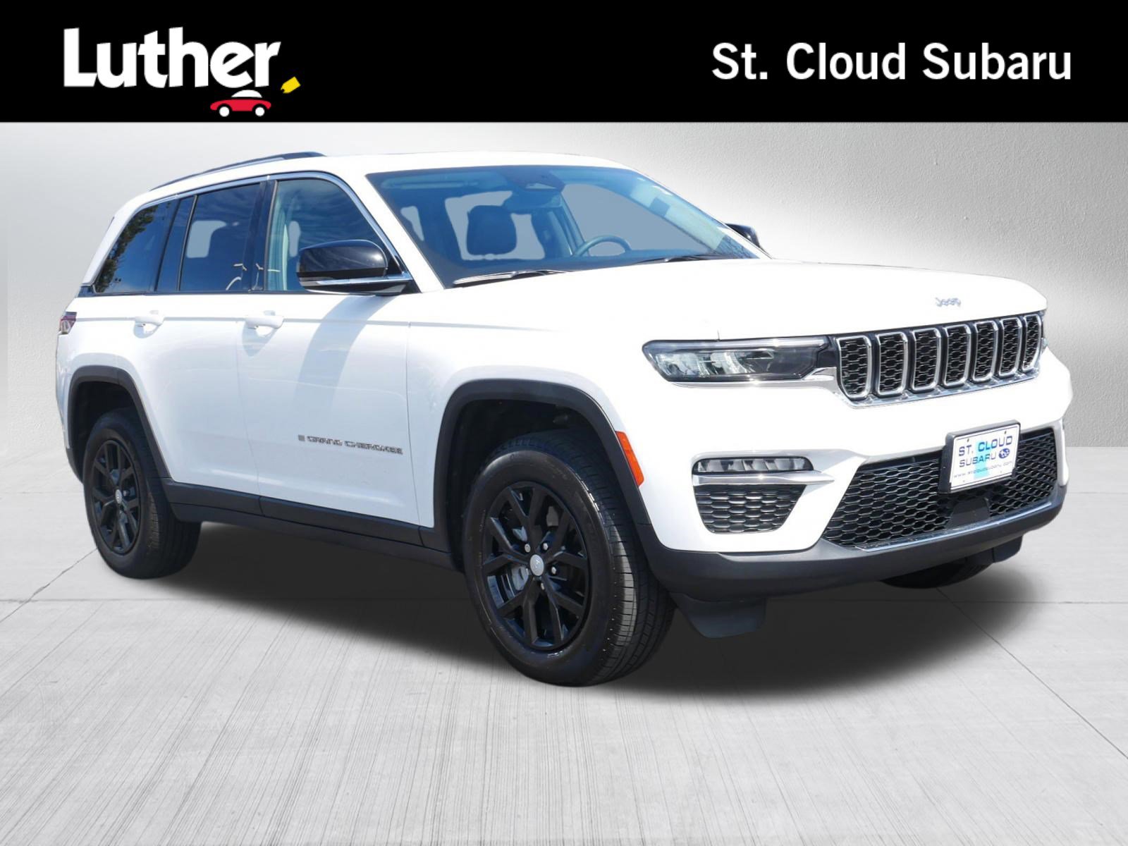 Used 2023 Jeep Grand Cherokee Limited AWD/4WD image 1