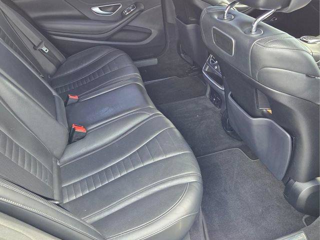 Used 2018 Mercedes-Benz S 560 Sedan image 17