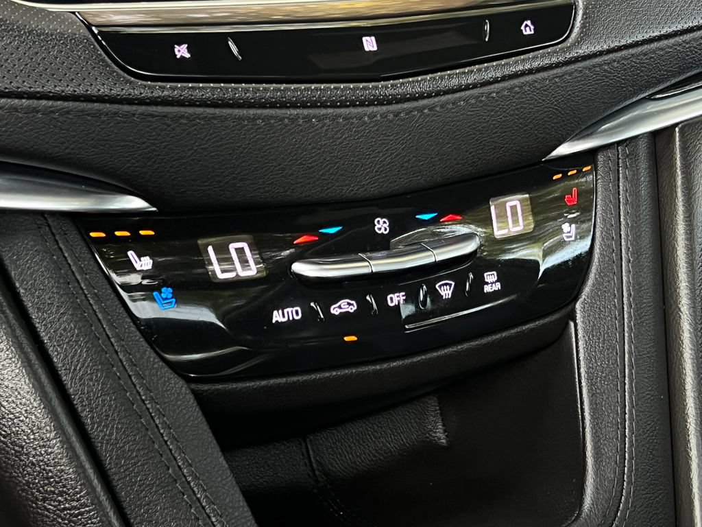 Used 2020 Cadillac XT5 Premium Luxury AWD/4WD image 39