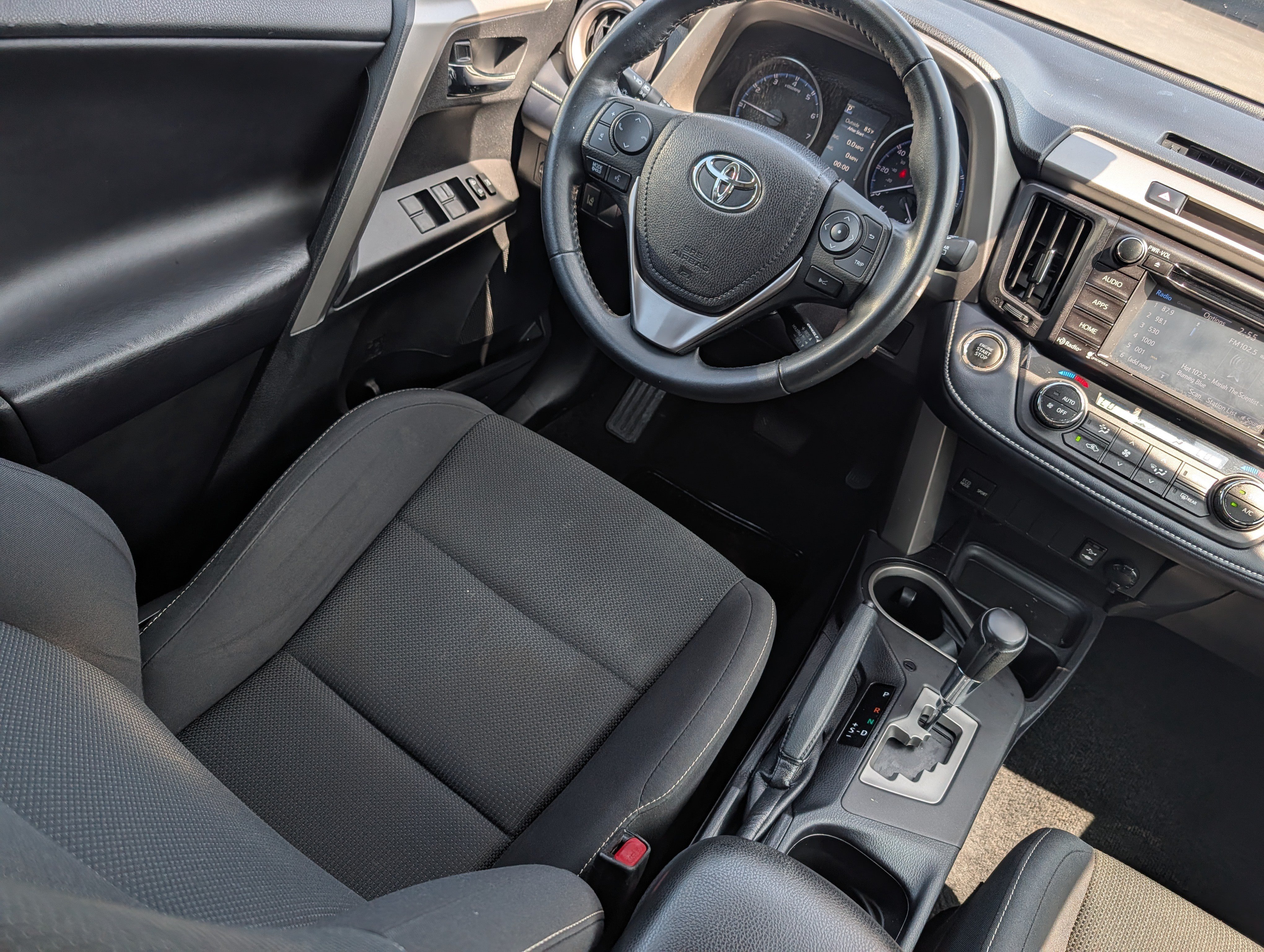 Used 2018 Toyota RAV4 XLE w/ Plus Extra Value Package AWD/4WD image 9