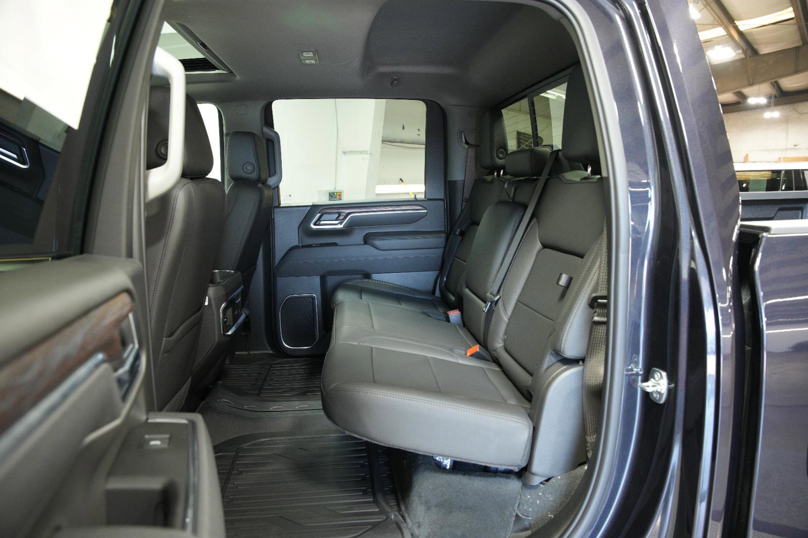 New 2025 GMC Sierra 2500 SLT w/ SLT Premium Package image 20