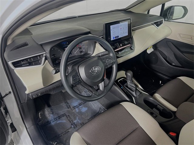 Used 2025 Toyota Corolla LE image 10