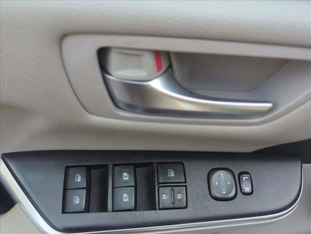 Used 2016 Toyota Camry SE FWD image 10