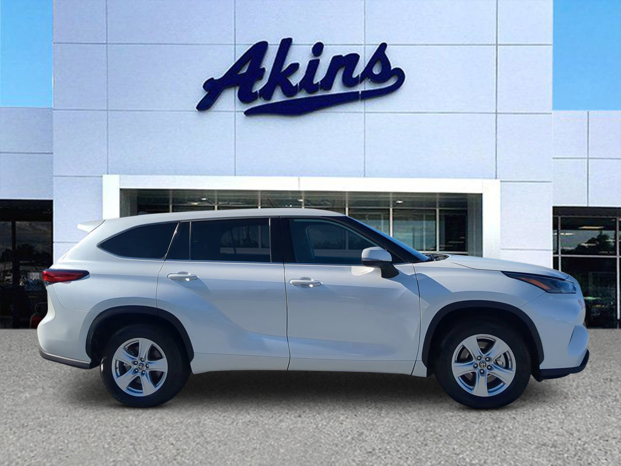 Used 2022 Toyota Highlander L