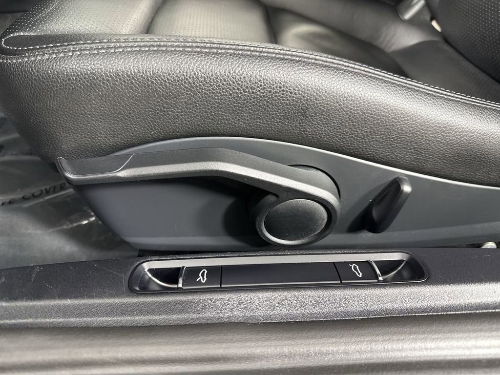Certified 2018 Porsche 718 Boxster RWD image 39