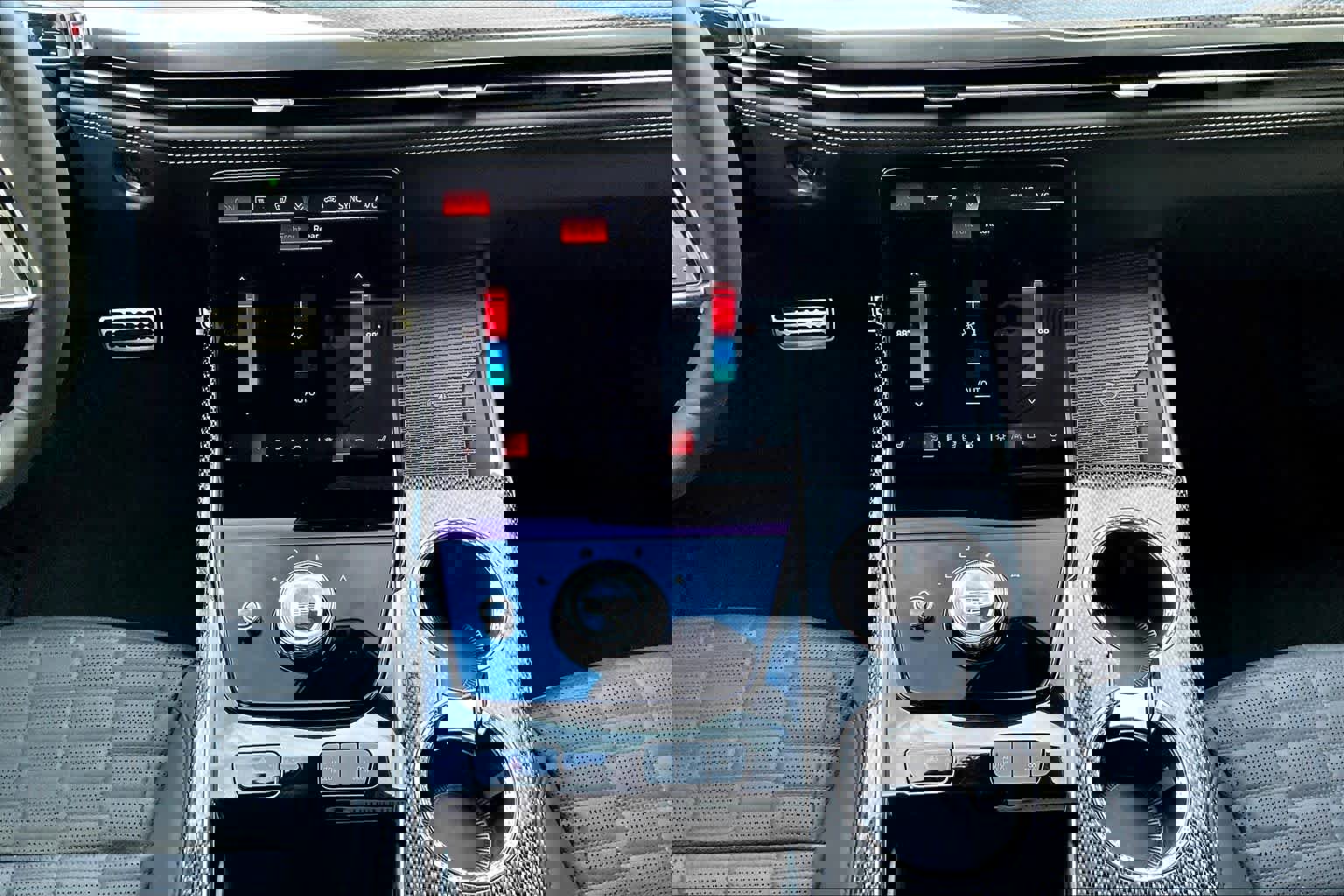 Used 2025 Cadillac Escalade V w/ LPO, ONYX Package image 35