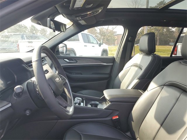 New 2025 Jeep Grand Cherokee Limited w/ Luxury Tech Group II image 18