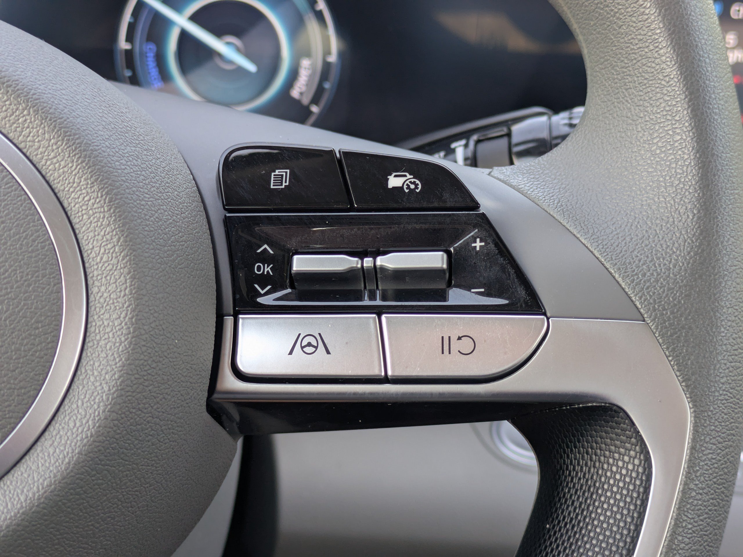 Certified 2024 Hyundai Elantra Blue FWD image 23