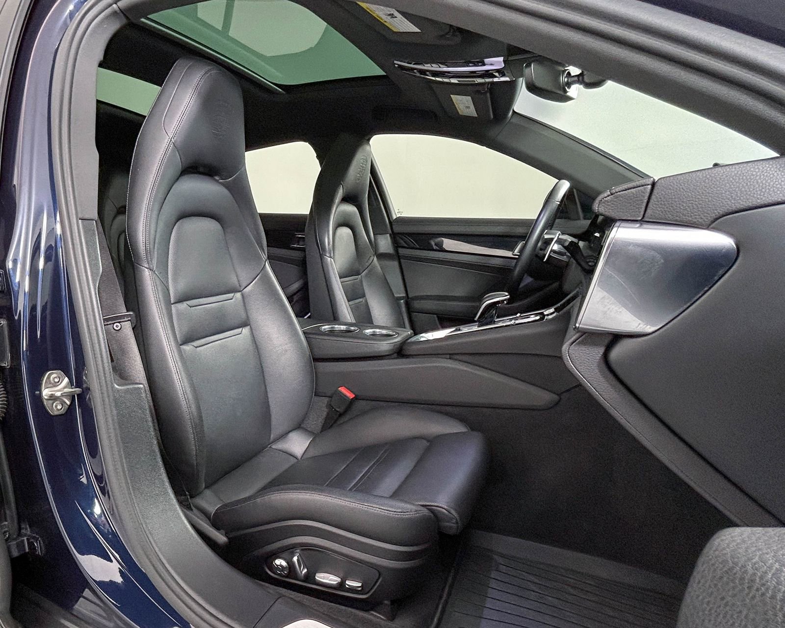 Certified 2021 Porsche Panamera 4 image 22