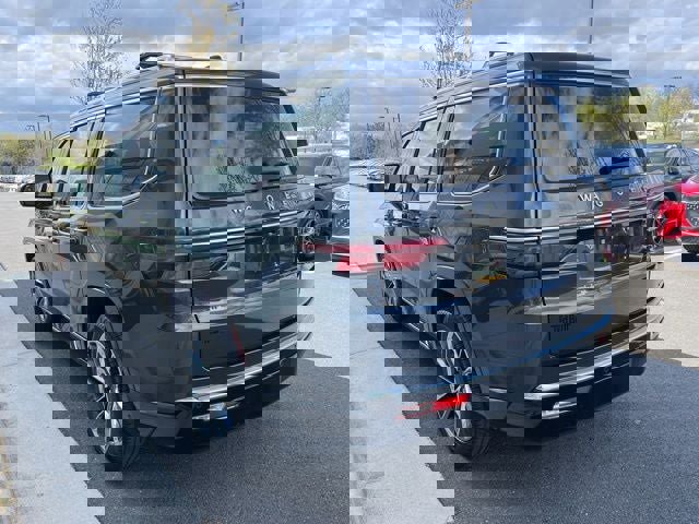 Used 2024 Jeep Wagoneer Series III w/ Premium Group I image 6