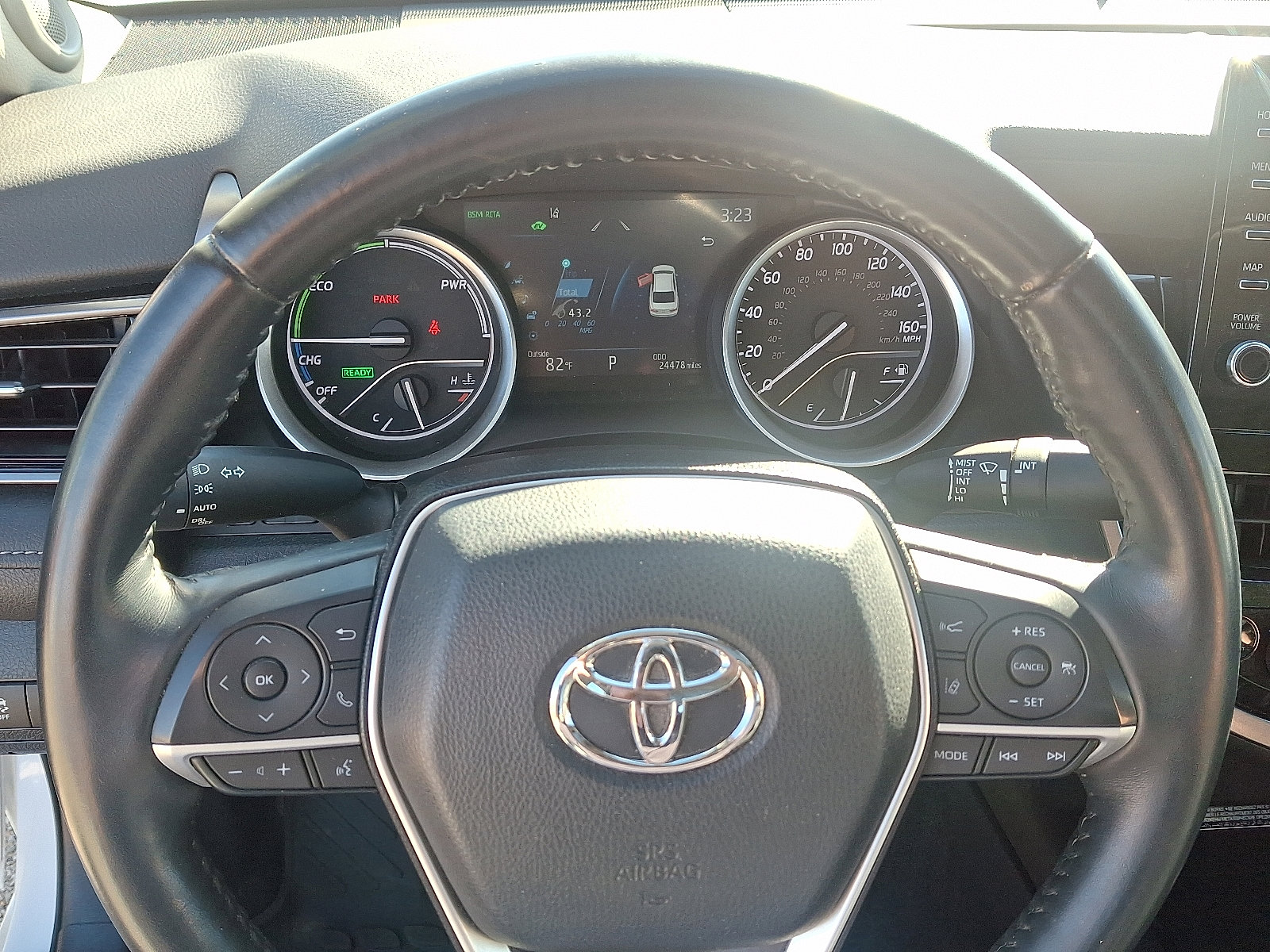 Certified 2021 Toyota Camry XLE w/ Navigation Upgrade Package image 19