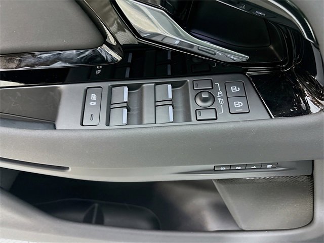 Used 2025 Land Rover Range Rover Evoque Dynamic SE image 20
