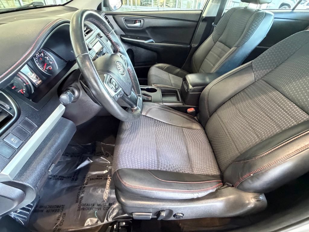 Used 2015 Toyota Camry SE FWD image 20