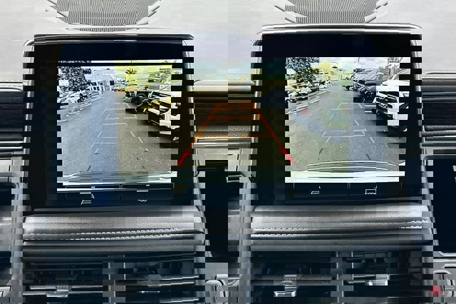 Used 2023 Chevrolet Suburban Premier RWD image 23