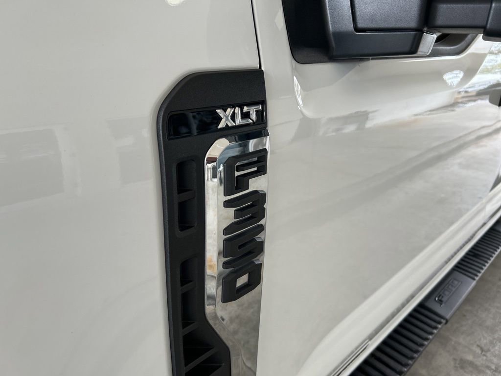 Used 2025 Ford F350 XLT image 13