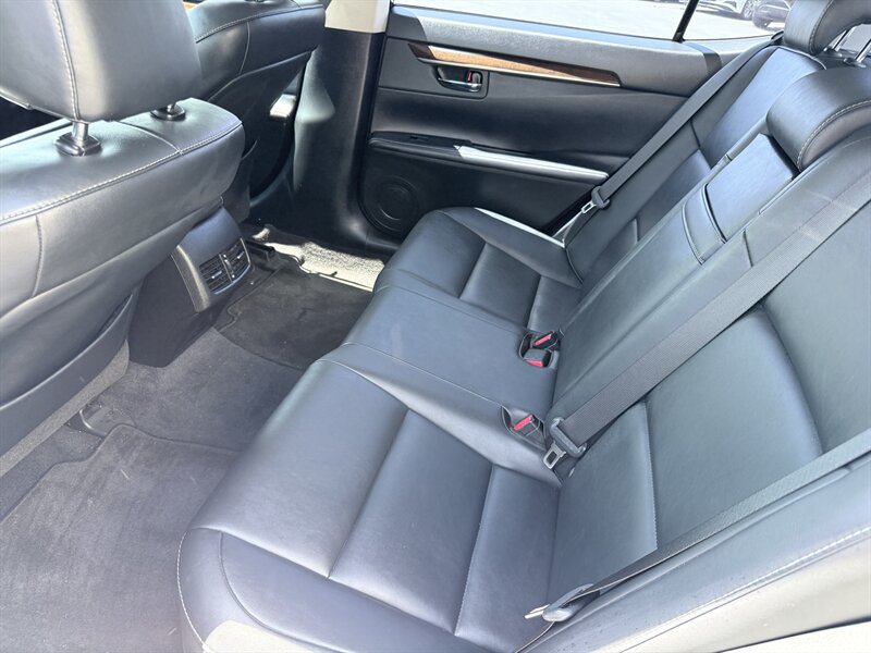 Used 2013 Lexus ES 350 w/ Premium Pkg FWD image 17