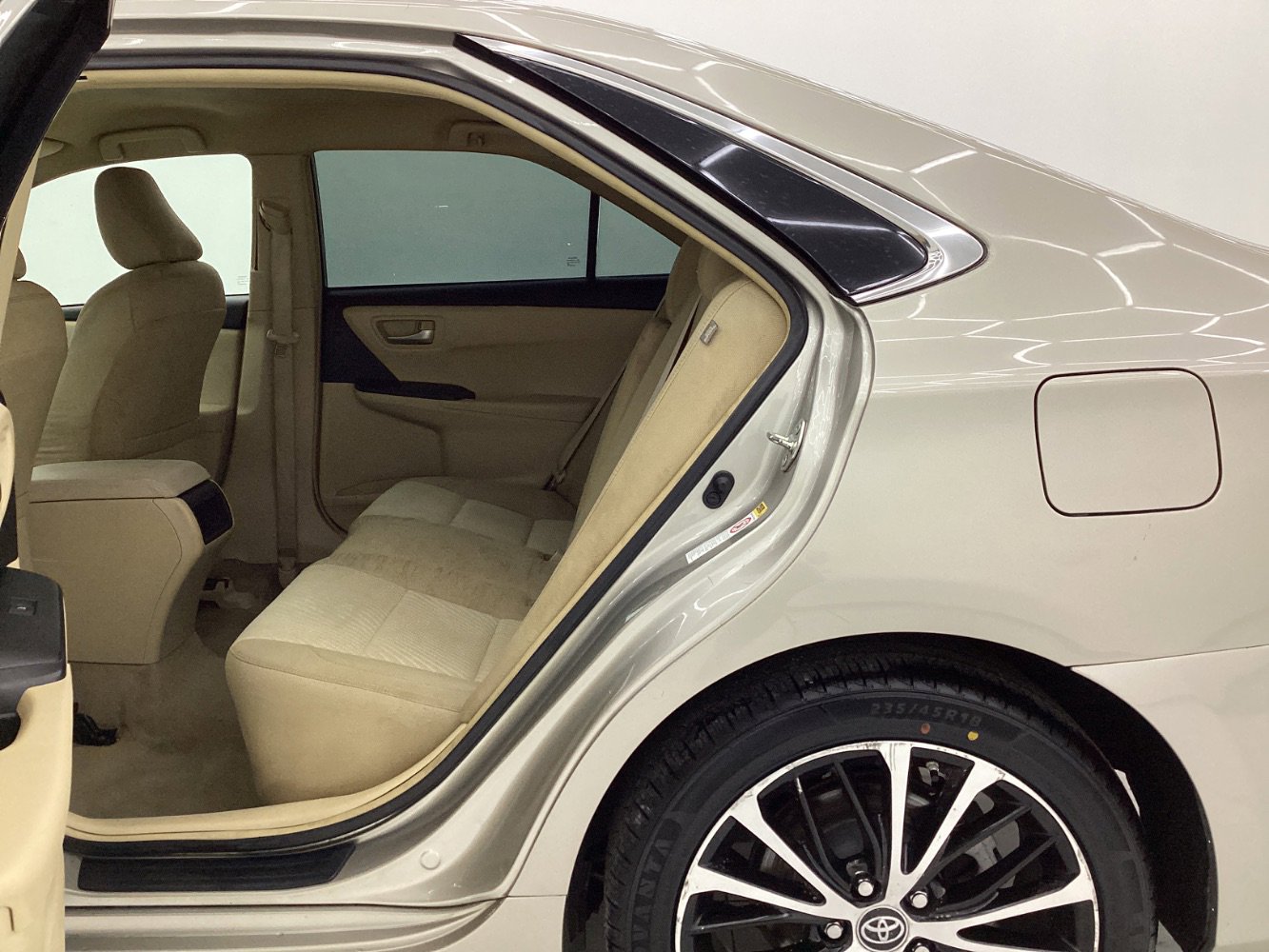 Used 2015 Toyota Camry LE FWD image 20