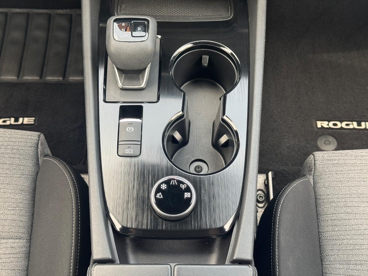 Used 2023 Nissan Rogue SV AWD/4WD image 16