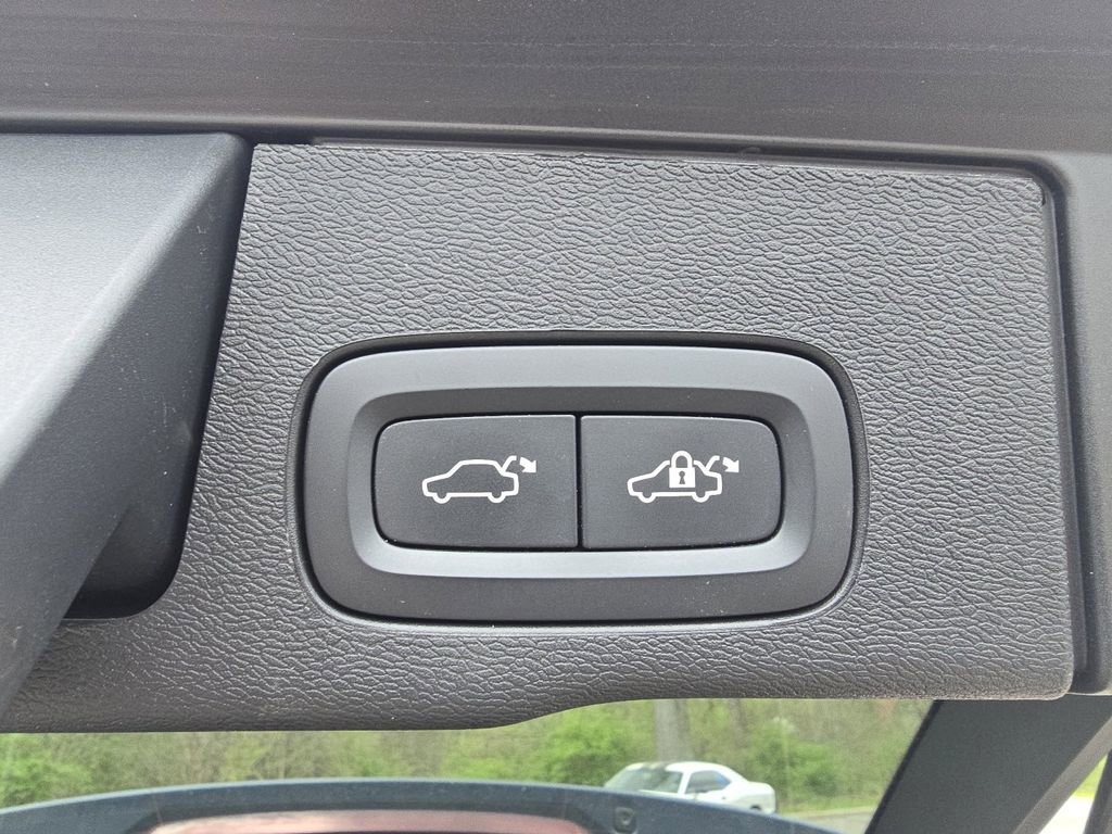 Used 2023 Volvo XC60 B5 Core w/ Climate Package image 19