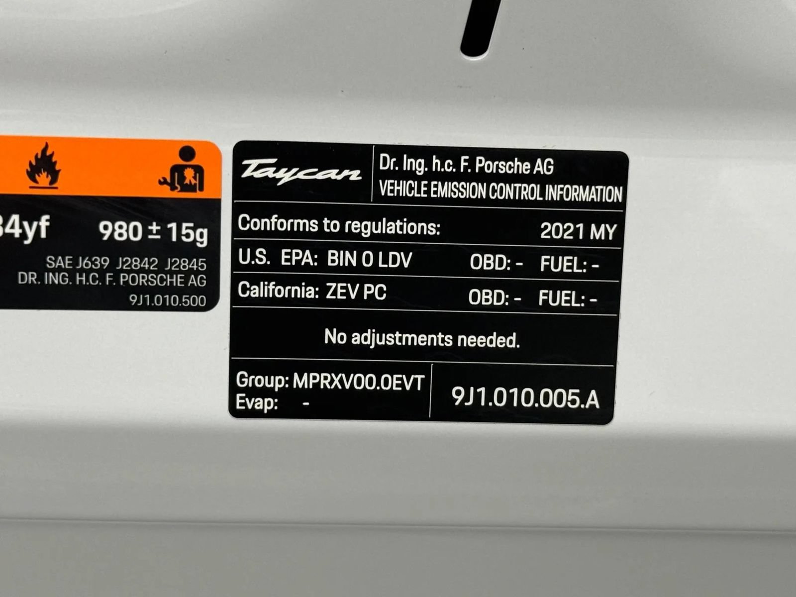 Used 2021 Porsche Taycan RWD image 53