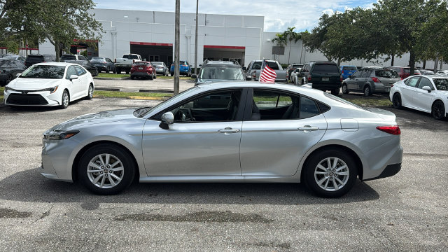 Used 2026 Toyota Camry LE FWD image 4