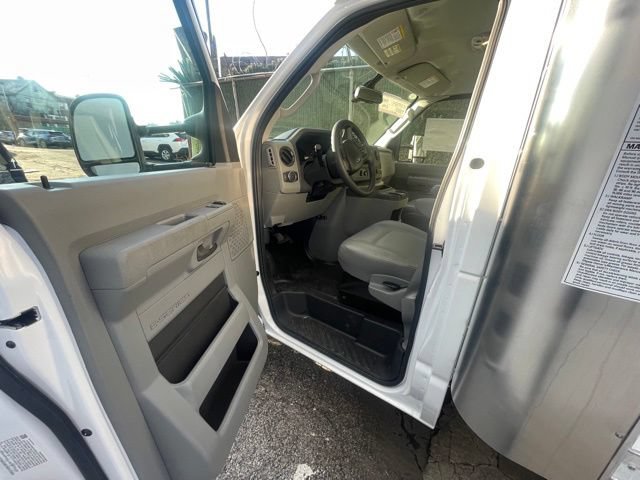New 2024 Ford E-450 and Econoline 450 Super Duty w/ Driver's Safety Package RWD image 18
