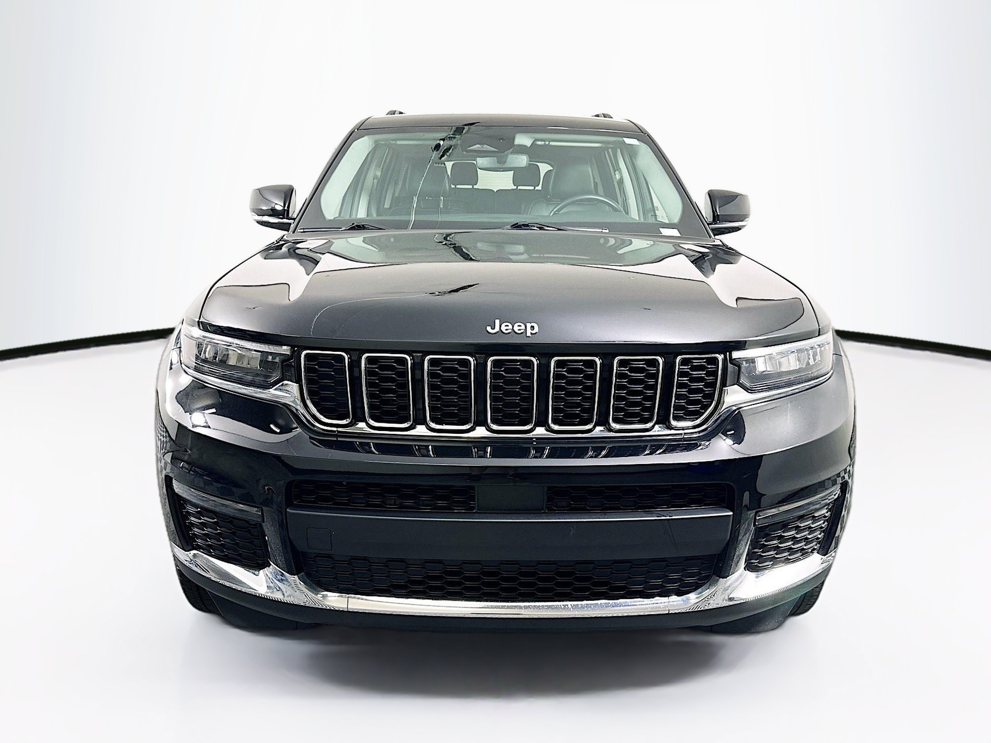 Used 2022 Jeep Grand Cherokee L Limited AWD/4WD image 2
