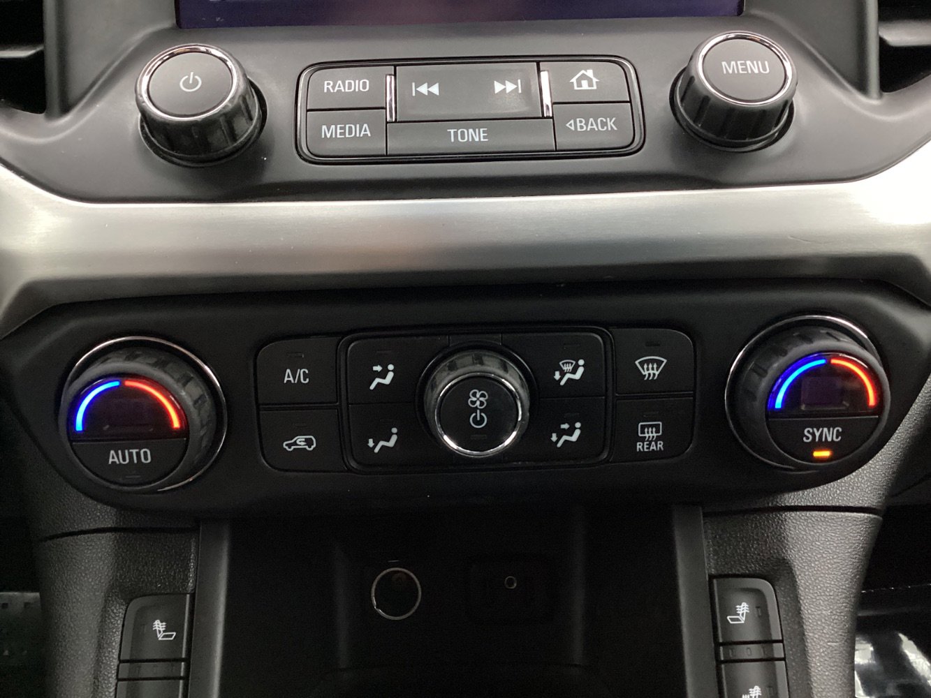 Used 2017 GMC Acadia SLT AWD/4WD image 37