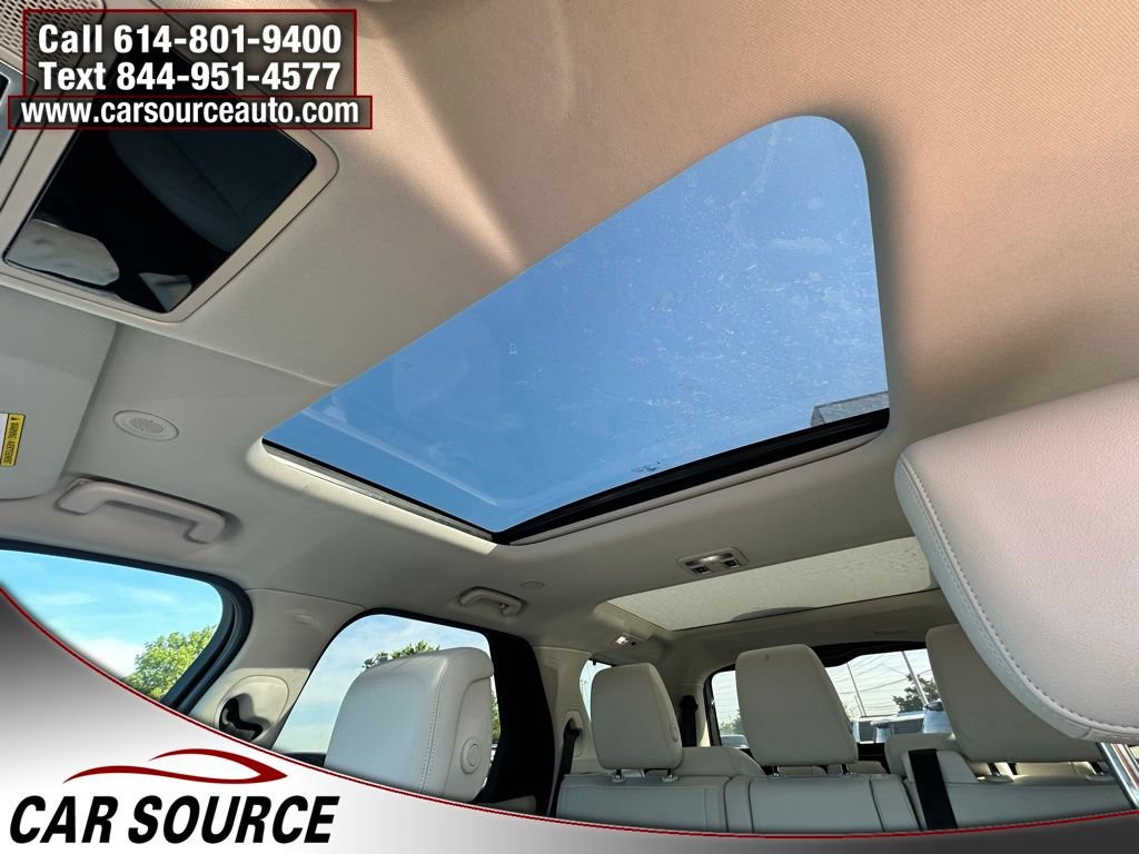 Used 2025 Land Rover Discovery Dynamic SE AWD/4WD image 13