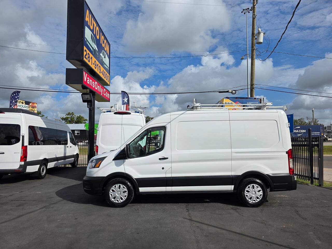 Used 2022 Ford Transit 150 Medium Roof w/ Load Area Protection Package RWD image 4