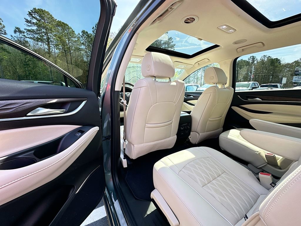 Used 2023 Buick Enclave Avenir w/ Avenir Technology Package image 17