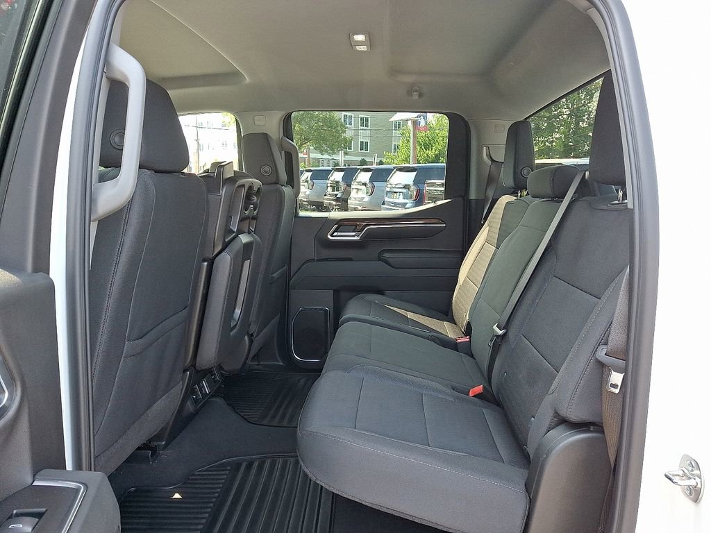 Used 2025 Chevrolet Silverado 1500 LT image 10