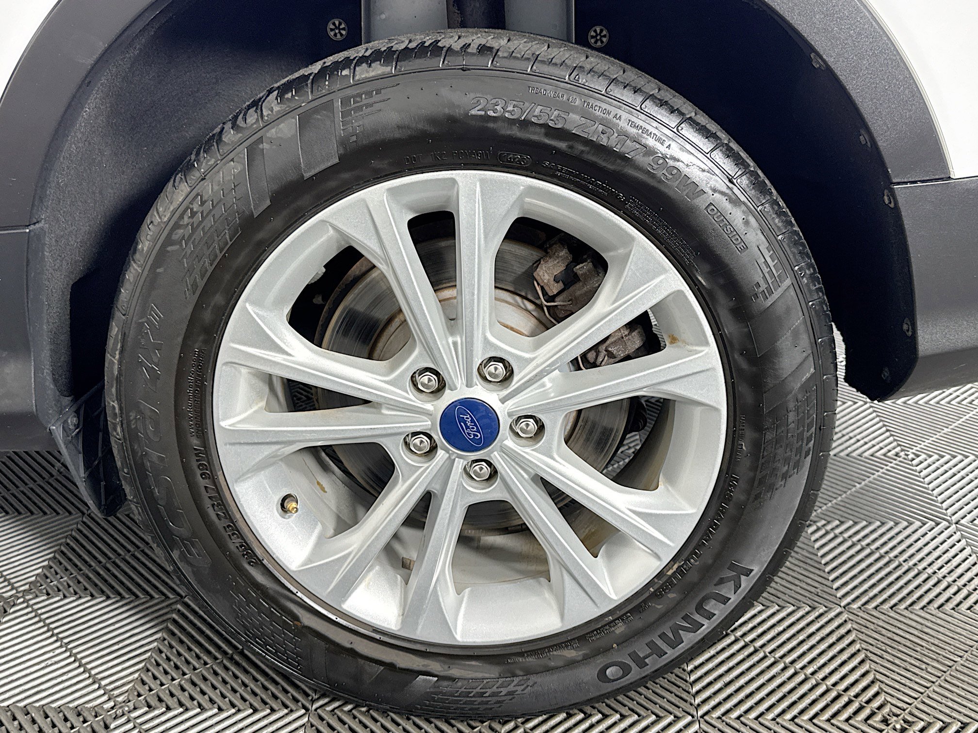 Used 2019 Ford Escape SE FWD image 32