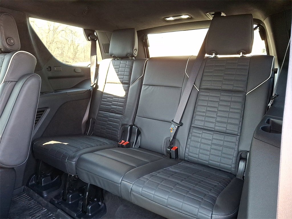 Used 2025 Cadillac Escalade Sport Platinum image 11