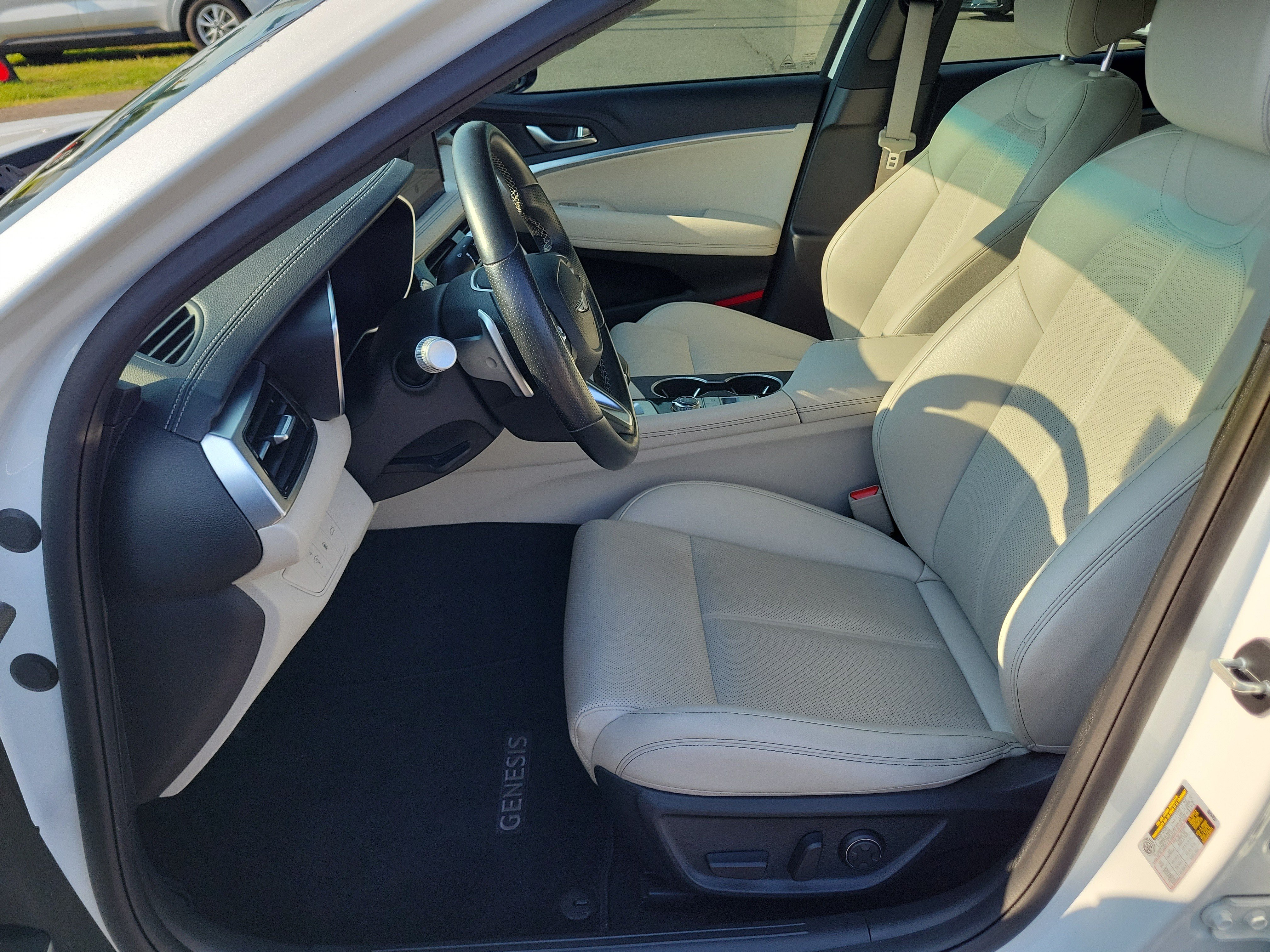Used 2024 Genesis G70 2.5T AWD/4WD image 18