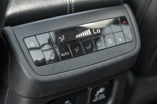 Used 2024 Nissan Pathfinder Platinum w/ Black Appearance Package image 38