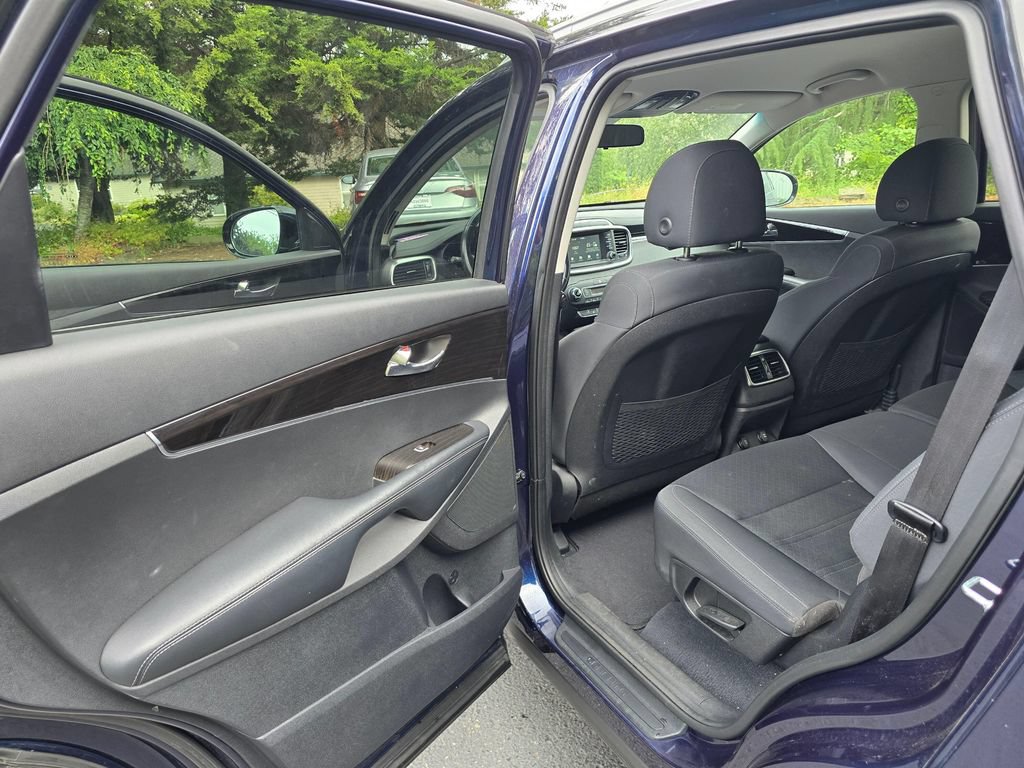 Used 2020 Kia Sorento LX w/ LX I4 Convenience Package FWD image 9