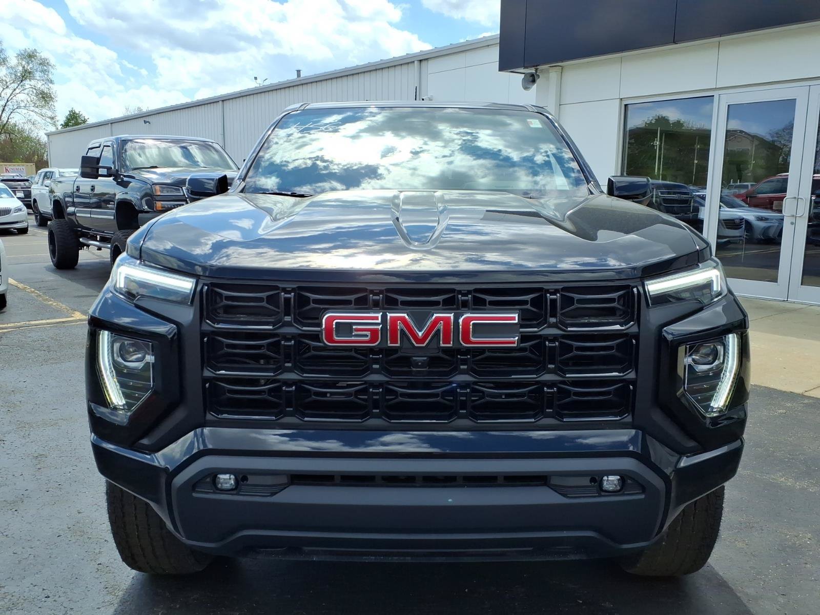 New 2026 GMC Canyon Elevation w/ Convenience Package AWD/4WD image 2