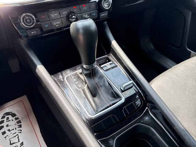 Used 2022 Jeep Compass Limited AWD/4WD image 17