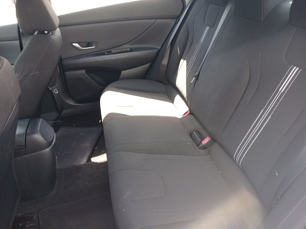 Used 2024 Hyundai Elantra SEL FWD image 12