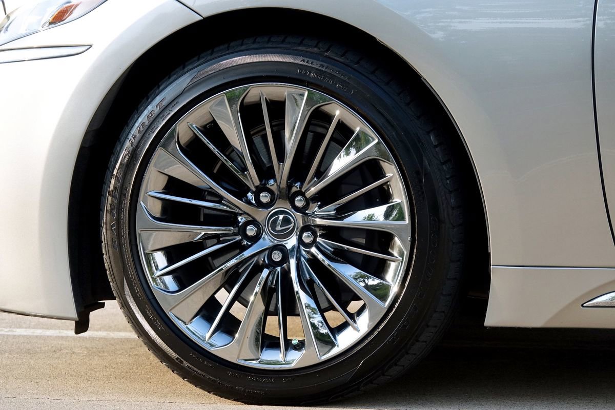 Used 2019 Lexus LS 500 image 25