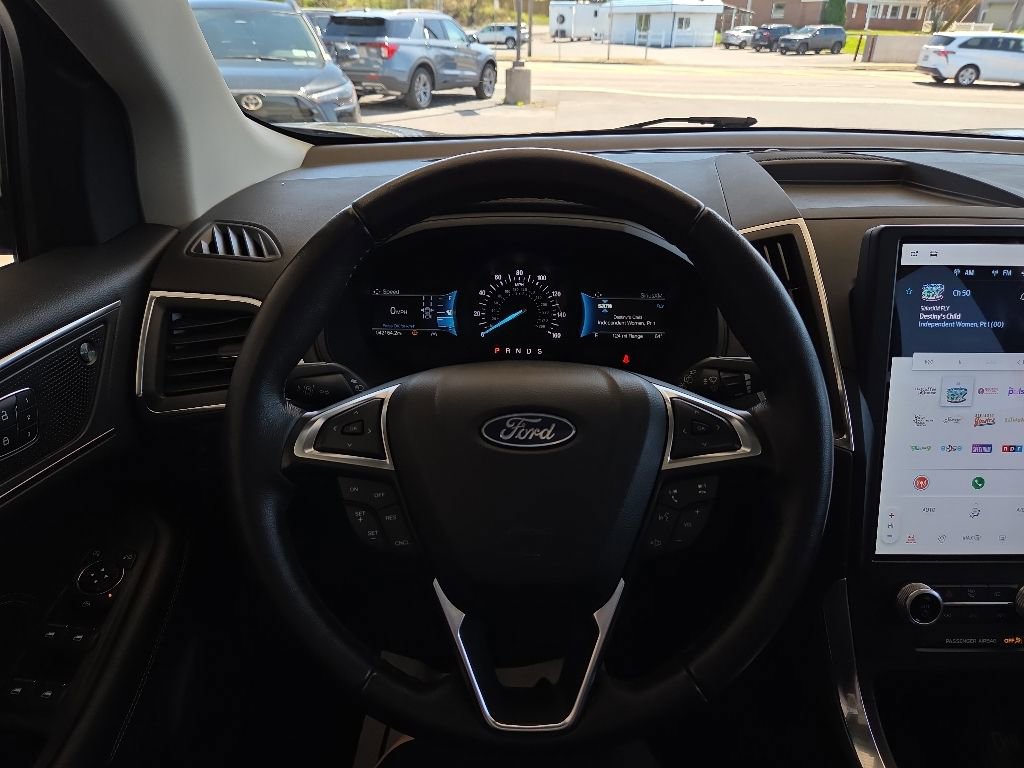 Used 2022 Ford Edge Titanium AWD/4WD image 20