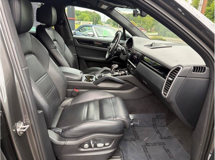 Used 2019 Porsche Cayenne S AWD/4WD image 14