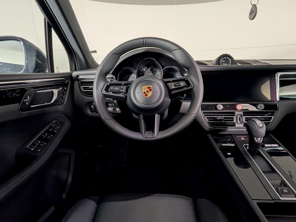 New 2026 Porsche Macan AWD/4WD image 21