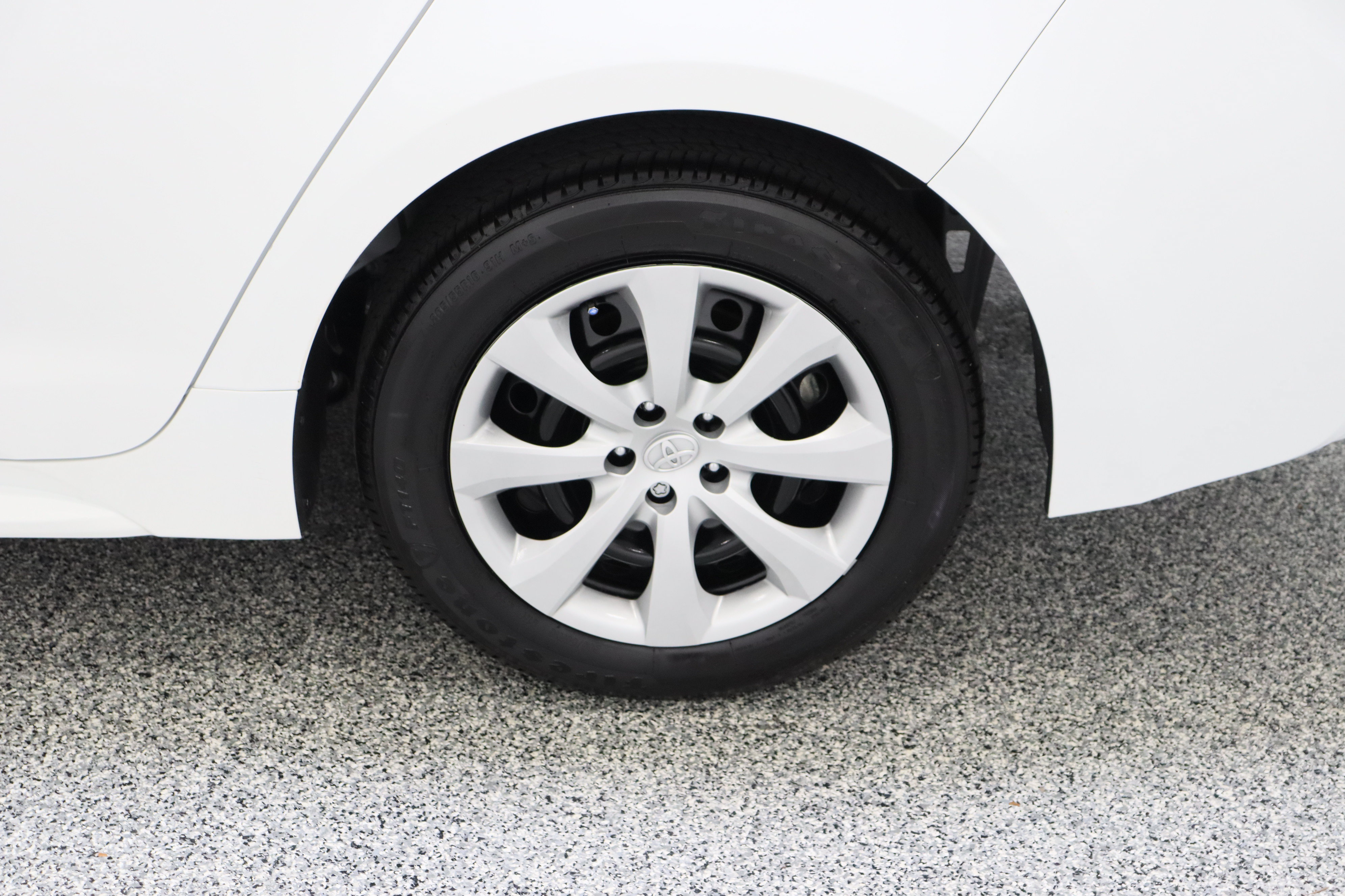 Used 2025 Toyota Corolla LE FWD image 10
