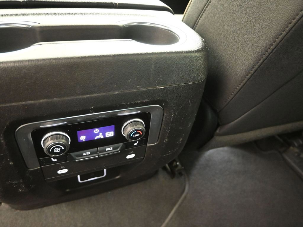 Used 2023 Chevrolet Tahoe Premier AWD/4WD image 18